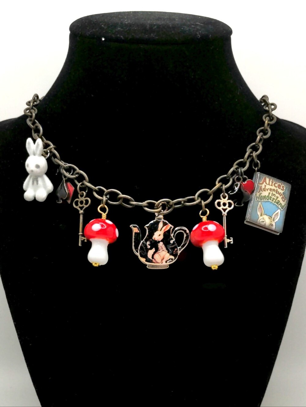 381MIDALANE Wonderland Maxi Charm Choker, Handcrafted